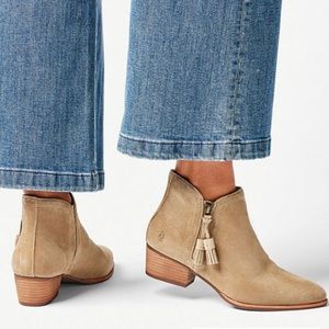 NEW HUSH PUPPIES Women's Sierra Tassel Boot Size: 8.5